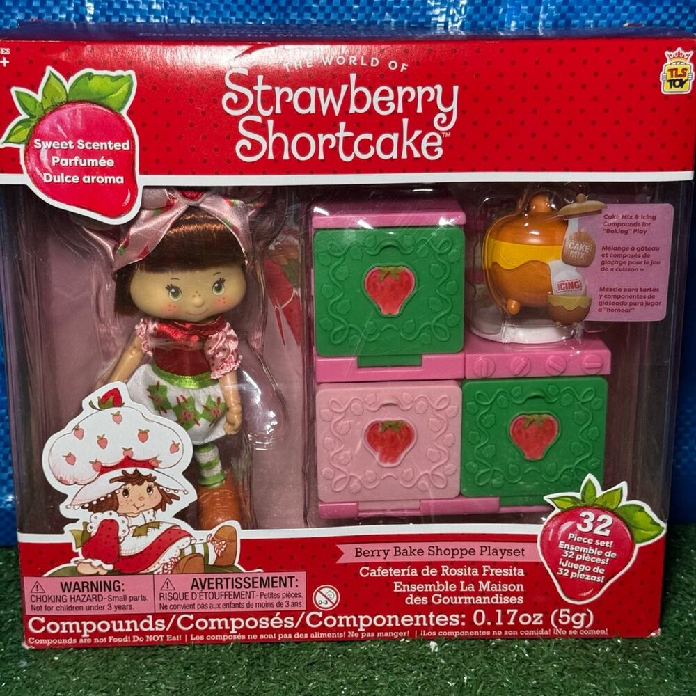 The World Of Strawberry Shortcake Berry Cake Shoppe Playset